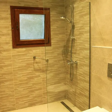 Karavos Almyros Lägenhetshotell 4*