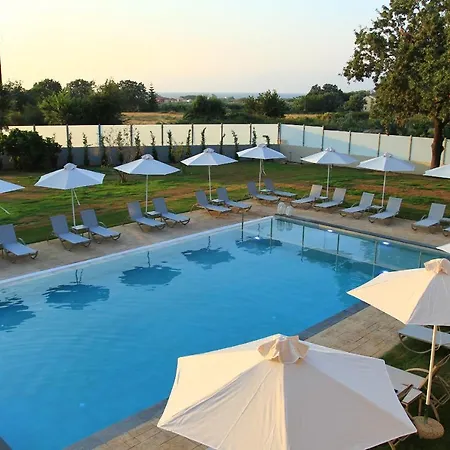 アパートホテル Karavos Almyros Almiros Beach